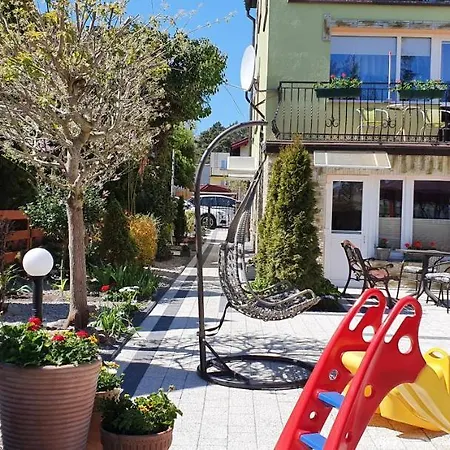 Apartamenty I Pokoje Goscinne Zosia Darlowko Exterior photo